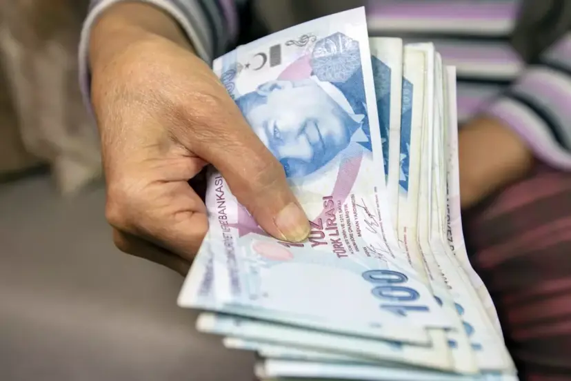 Emekliler bekliyordu! Mecliste yasallaştı
