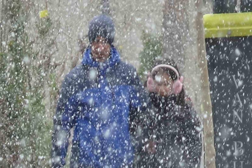 Çaldıran kar yağışıyla beyaza büründü