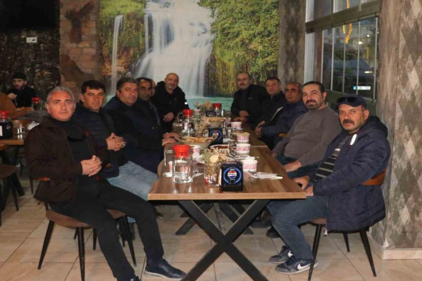 Gevaş Lisesinin mezunları iftarda buluştu
