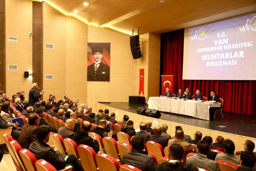 Van Büyükşehir Belediyesi, Erciş’te ‘Mahalle Muhtarları Toplantısı’ yaptı