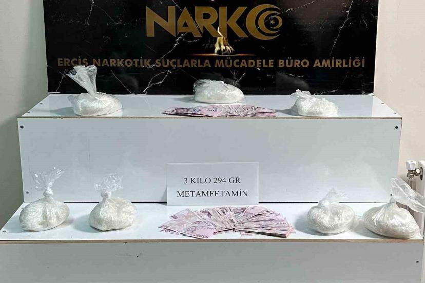 Van’da 3 kilo 294 gram uyuşturucu ele geçirildi