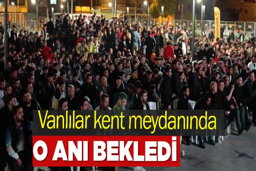 Van'da Geceye Damga Vuran Vanspor Kutlaması