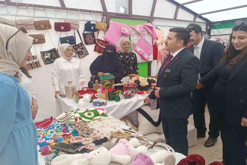 Özalp’te yılsonu sergisi