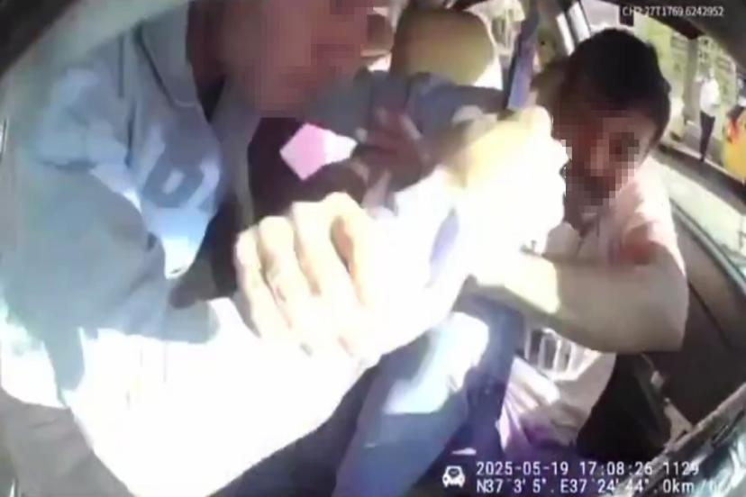 Taksiciye bıçaklı saldırı