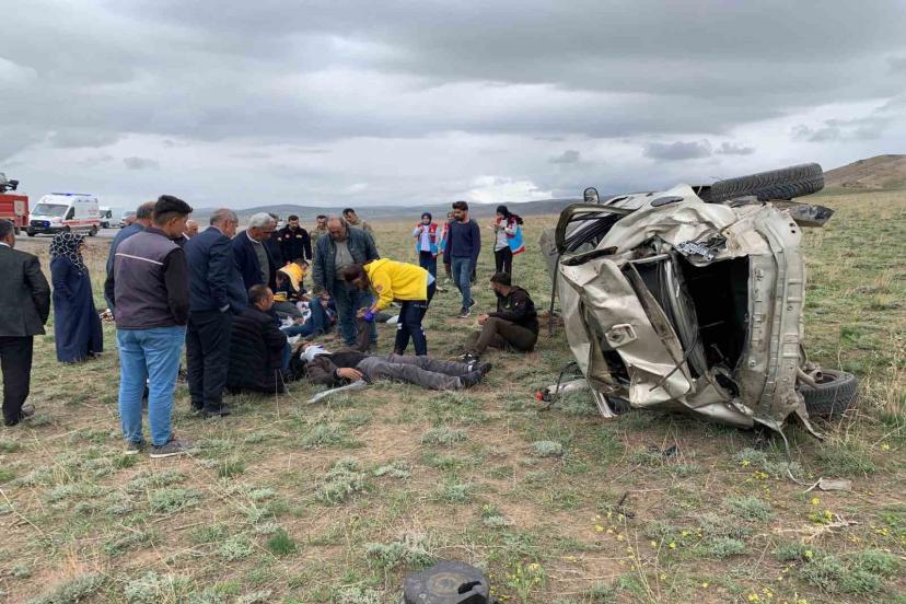 Van’da kontrolden çıkan otomobil takla attı; 1 ölü, 4 yaralı