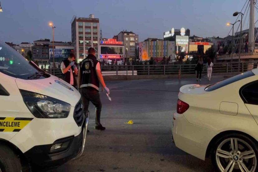 Alışveriş merkezi önünde silahlı saldırı: 1 yaralı