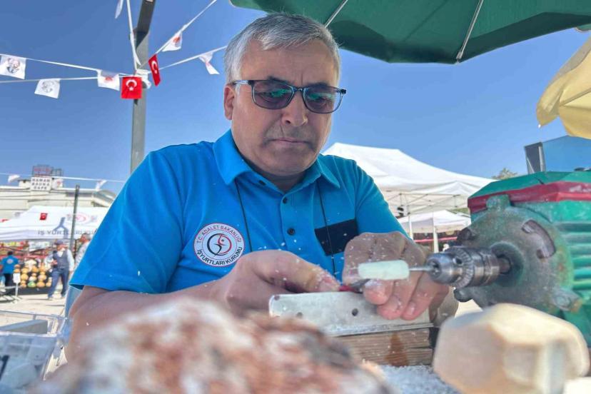 Eskişehir’in ‘beyaz altını’ lületaşı Van’da ilgi odağı oldu