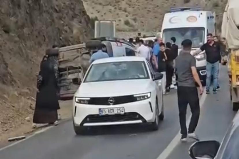 Van kara yolunda kaza: 5 yaralı