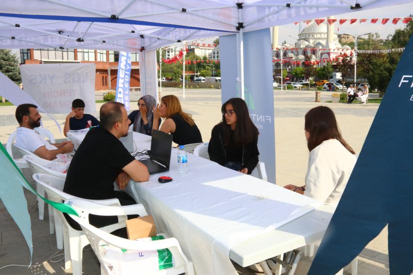 Edremit Belediyesi’nden öğrencilere tercih desteği