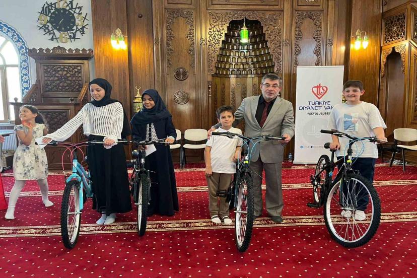 İpekyolu’nda yaz Kur’an kursları kapanış programı coşkusu