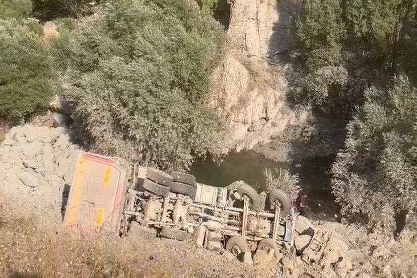 Yüksekova'da feci Kaza! Şoförün acı sonu
