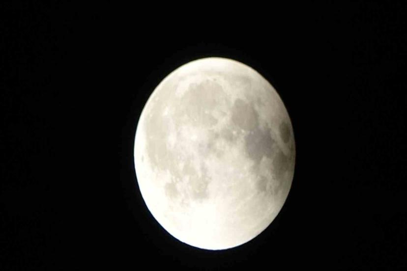 "Kanlı Ay" tutulması Van’dan izlendi