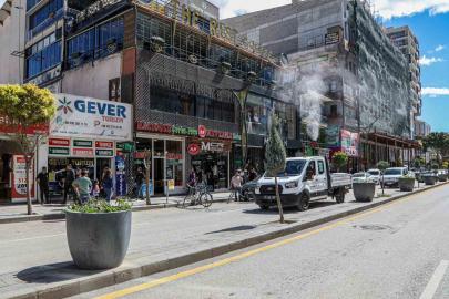 Van'ın Caddeleri Gül Kokusuyla Yeniden Canlandı!