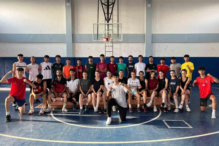 Van Büyükşehir Belediyesinin BESYO kursuyla 40 öğrenci üniversiteli oldu