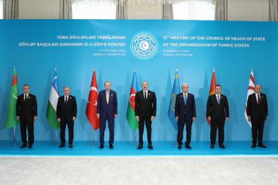 Cumhurbaşkanı Erdoğan, TDT Zirvesi'nde aile fotoğrafına katıldı