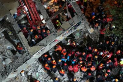 Kocaeli Gebze'deki enkazdan baba ve annenin cansız bedenleri çıkarıldı