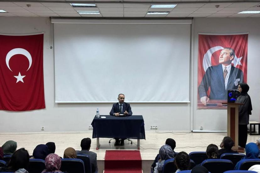 Müftü Şık, öğrencilerle bir araya geldi