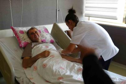 Nefes darlığı şikayetiyle hastaneye başvuran çiftçinin karnında 4 kiloluk kitle çıkarıldı