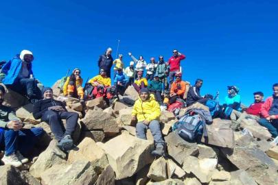 Van Gölü havzasından zirveye: Vadi doğa ekibi Süphan Dağı’nda