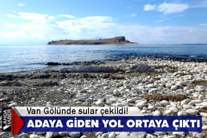 Van Gölünde sular çekildi! Adaya giden yol ortaya çıktı