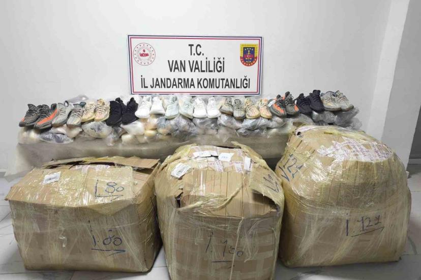 Van’da 2.4 milyon TL değerinde gümrük kaçağı malzeme ele geçirildi