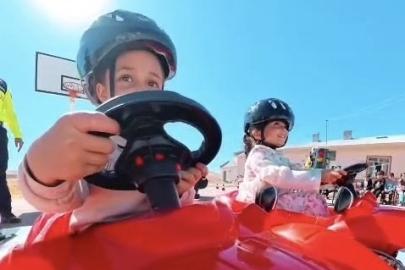 Van’da jandarma ekiplerinden öğrencilere uygulamalı trafik eğitimi