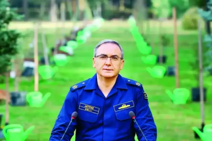 Alay ve tabur komutanı ihraç edildi