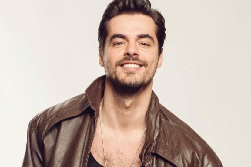 Berk Atan gönlünü rol arkadaşına kaptırdı