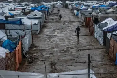 Gazze’de fırtına nedeniyle 22 bina çöktü: 18 ölü