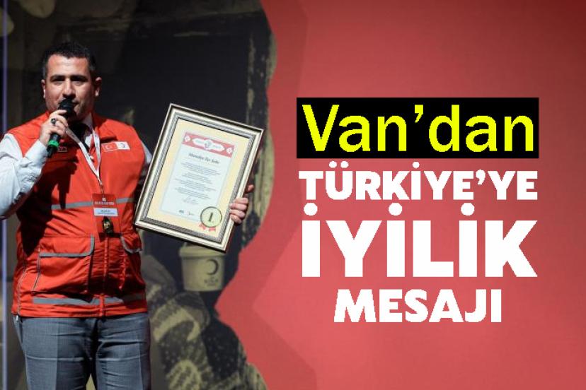 Kızılay Muradiye Şubesi iyilikte Türkiye birincisi oldu