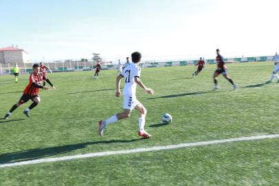 Van 1. Amatör Ligi B Grubu: Erciş Örenespor: 2 - İpekyolu Belediyesi Gençlikspor: 3