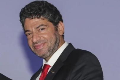 Şarkıcı Hakan Taşıyan kalp krizi geçirdi