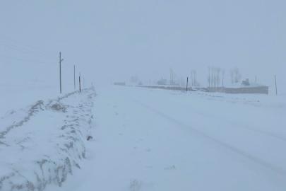 Van-Çatak kara yolu yeniden ulaşıma kapatıldı