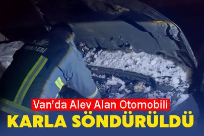 Van'da Alev Alan Otomobili karla söndürüldü