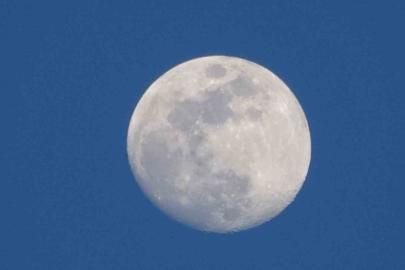 Van Kalesi’nde gökyüzü şöleni: Şişkin ay tarihle buluştu