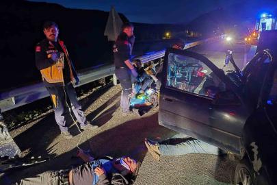 Van’da kaçak göçmenleri taşıyan otomobil kaza yaptı: 7 yaralı