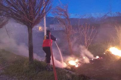 Van’da sazlık yangını