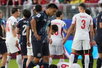 A Milli Takım 10 kişi kalan Paraguay’a yenildi