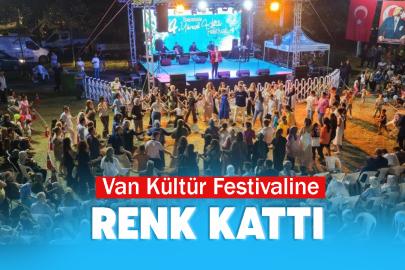 Van Kültür Festivaline Renk Kattı