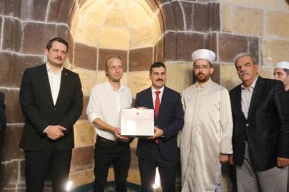 Letonyalı turist Van’da Müslüman oldu: Andyejs adını "Veysel" olarak değiştirdi