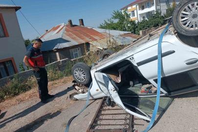 Van’da otomobil istinat duvarından düştü; 1 yaralı