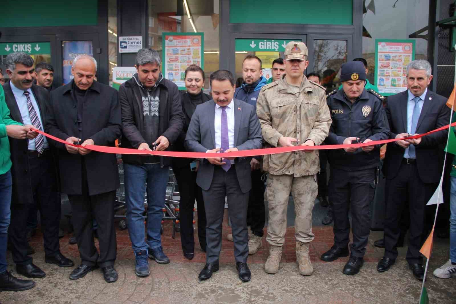 Muradiye’de ‘Tarım Kredi Kooperatif Marketi’ açıldı