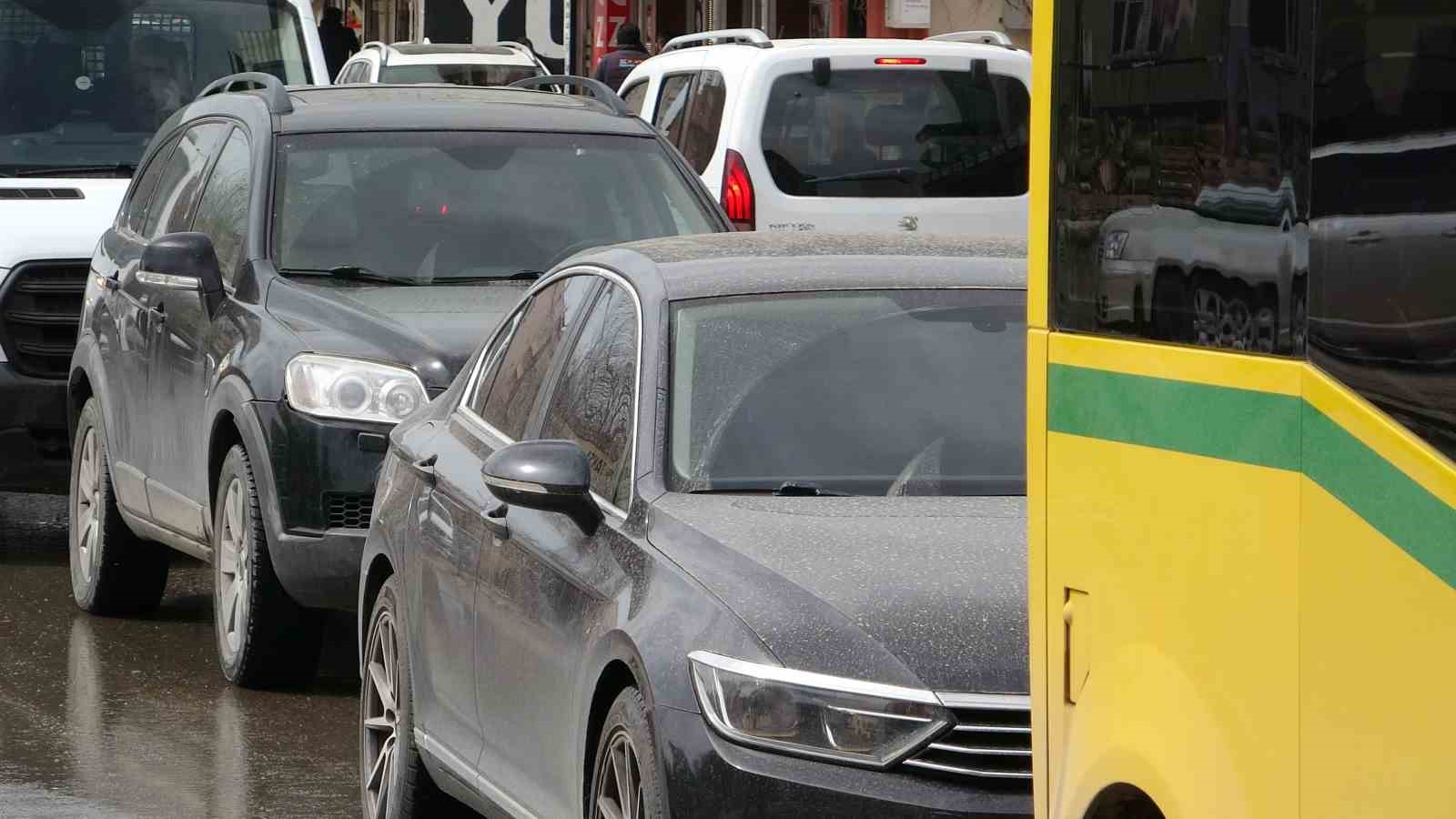 Van’daki oto yıkamacılarda çamur yoğunluğu