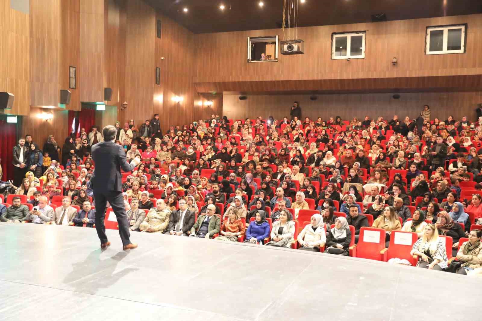 İpekyolu Belediyesinden ‘Aile Bilinci’ semineri