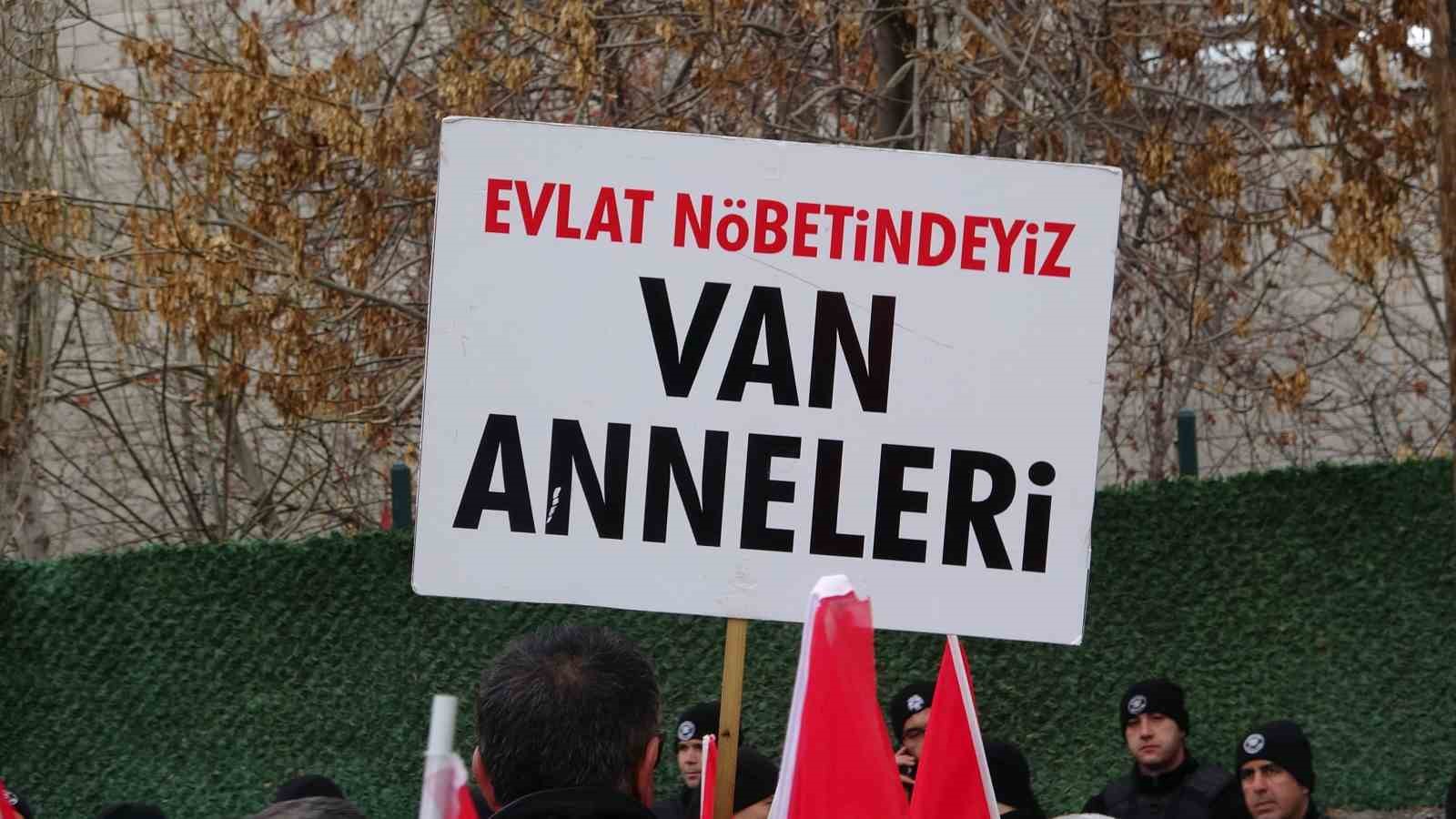 Vanlı annelerin evlat nöbeti ikinci yılını tamamladı