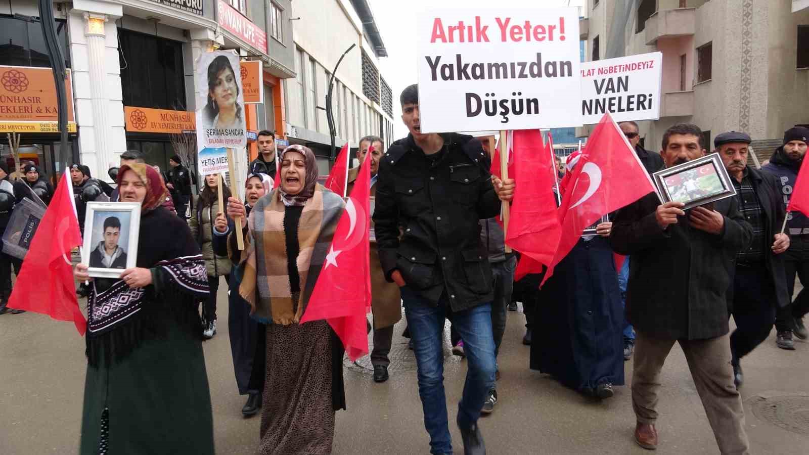 Vanlı annelerin evlat nöbeti ikinci yılını tamamladı