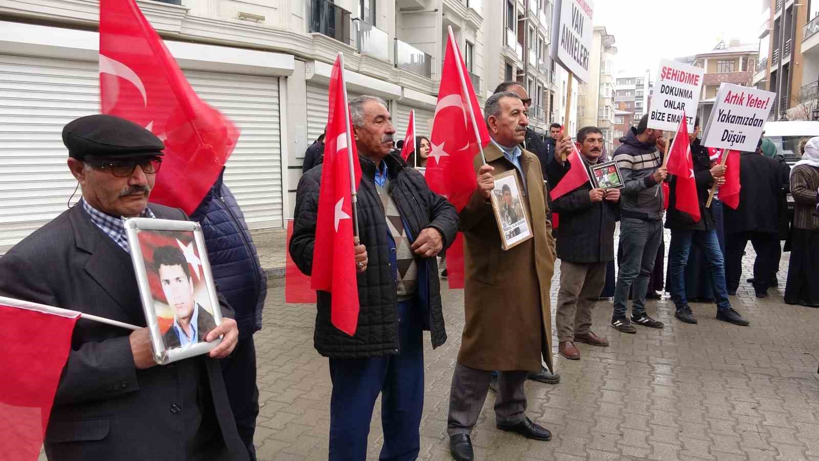 Vanlı annelerin evlat nöbeti ikinci yılını tamamladı