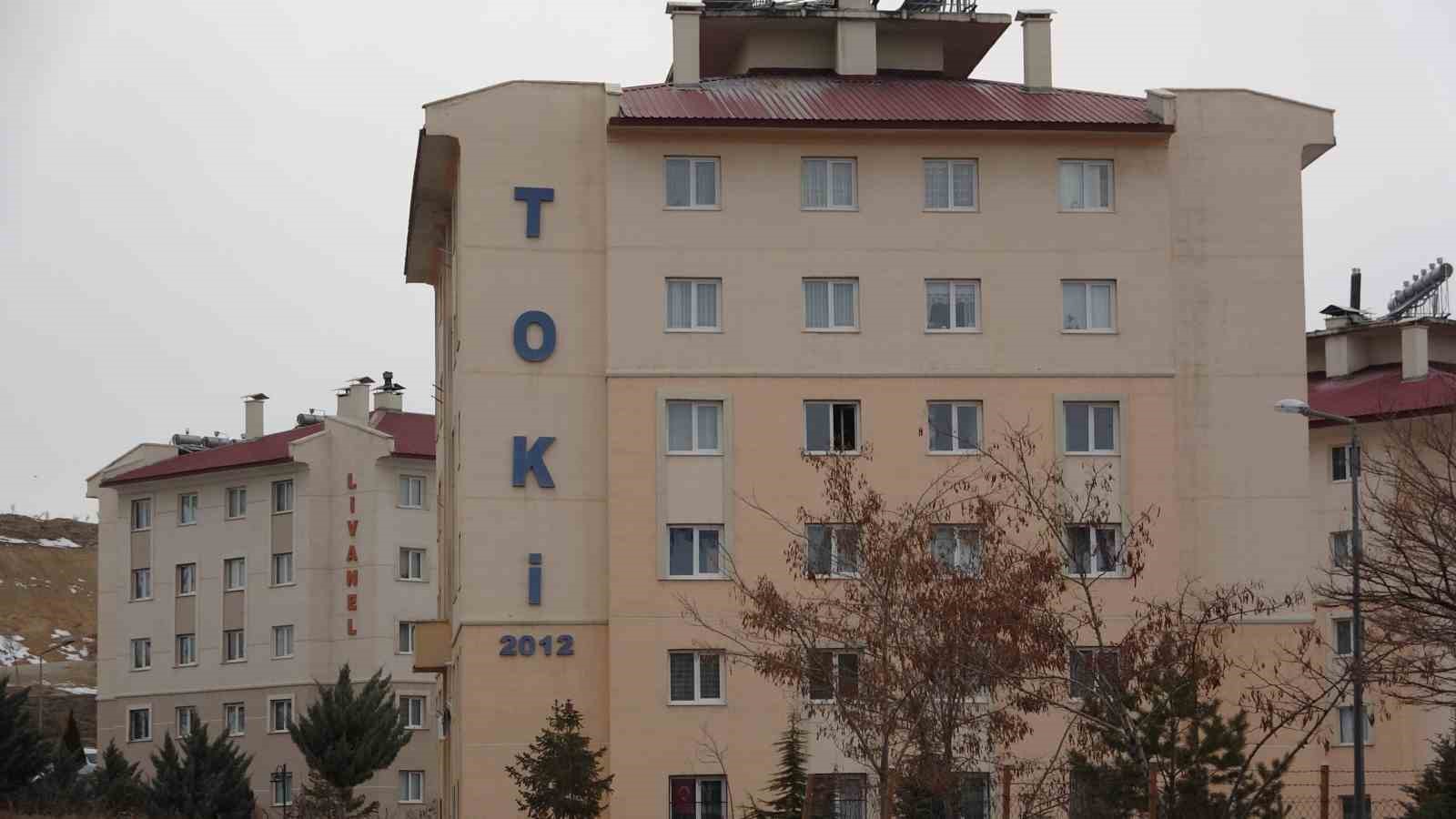 Vanlılar TOKİ’nin deprem konutlarında güvenle oturuyor