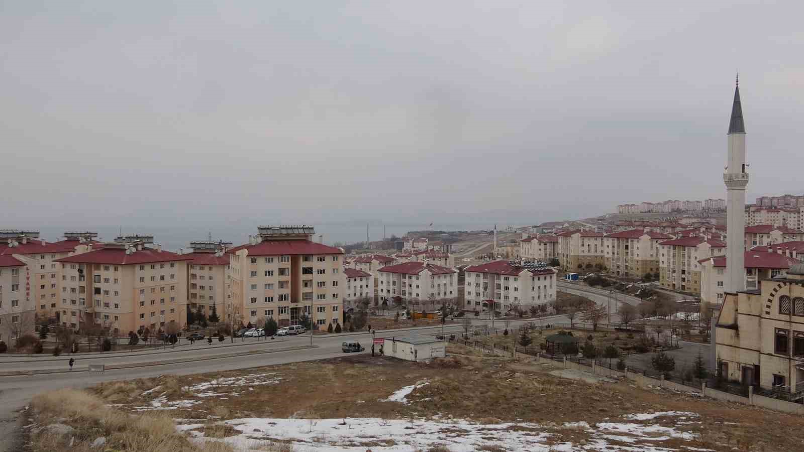 Vanlılar TOKİ’nin deprem konutlarında güvenle oturuyor