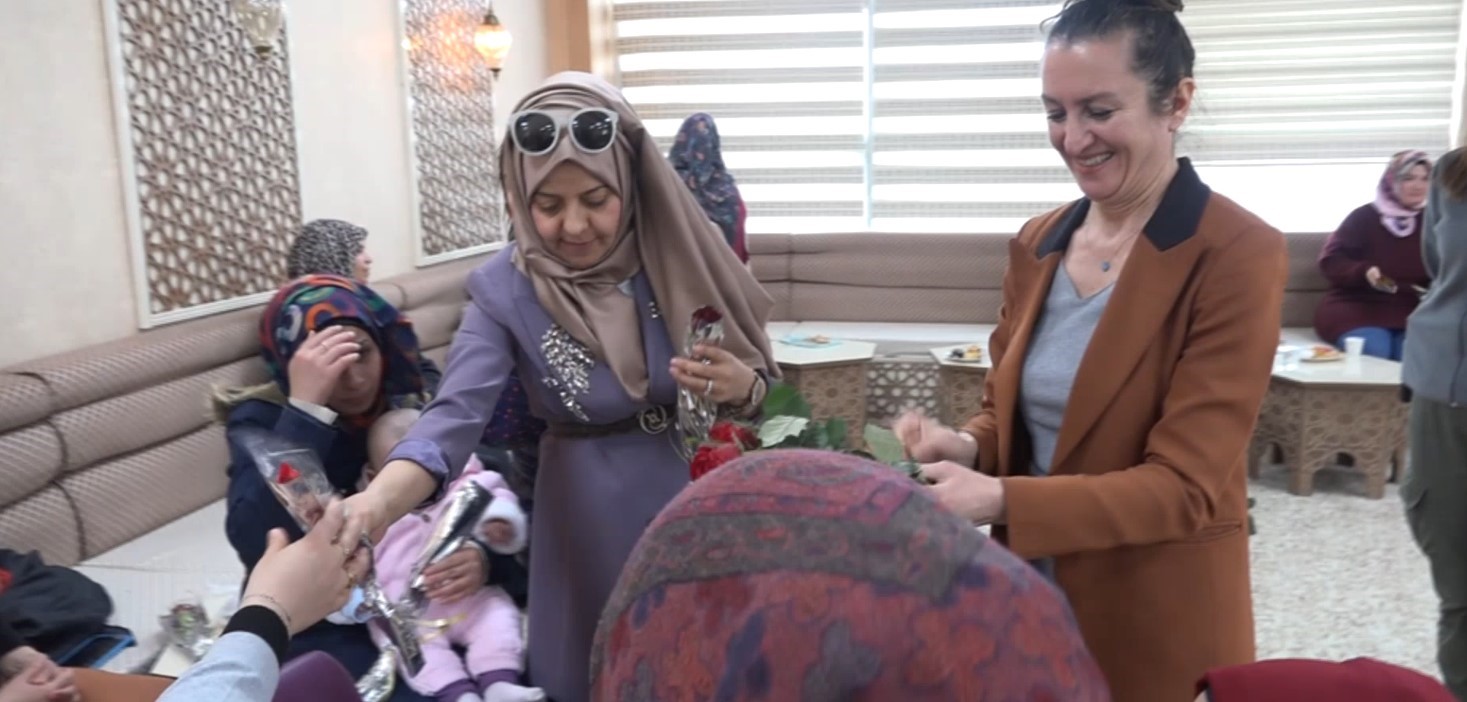 Erciş’te depremzede kadınlar için ‘Kadınlar Günü’ etkinliği